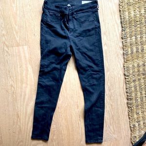 Rag & Bone 10” Skinny Jeans. Black. 27.